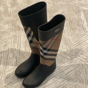 Authentic Burberry Rainboots size 7